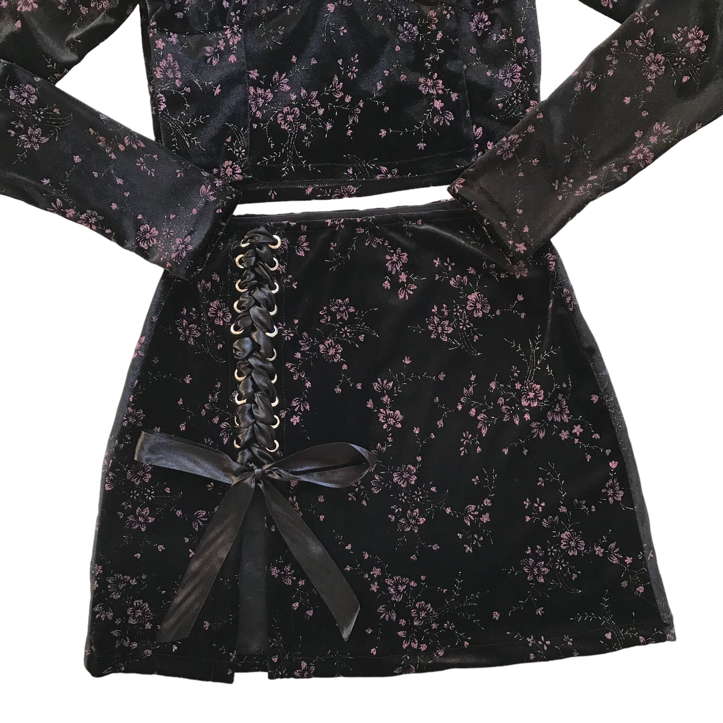 Conjunto Twice Crop Negro Flores Brillos (pre order)