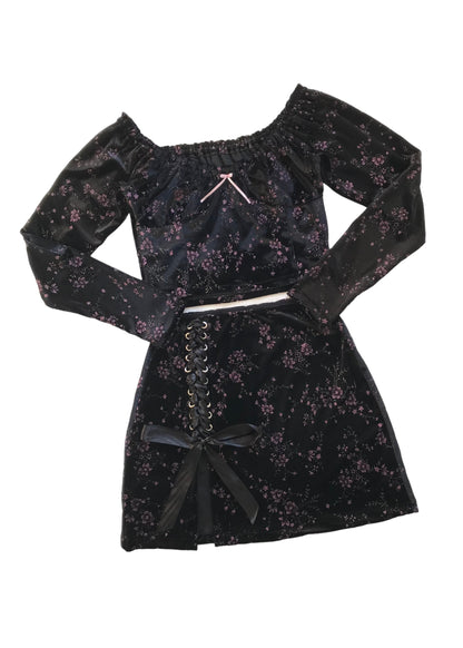 Conjunto Twice Crop Negro Flores Brillos (pre order)