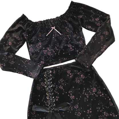 Conjunto Twice Crop Negro Flores Brillos (pre order)