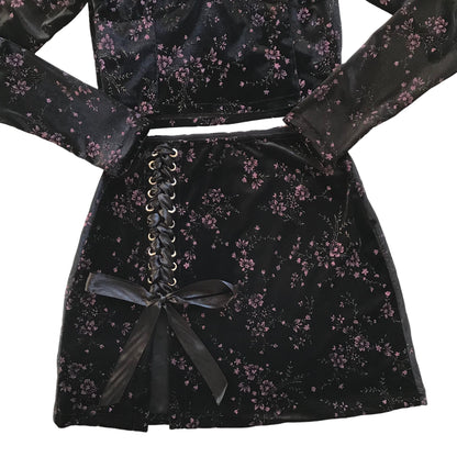 Conjunto Twice Crop Negro Flores Brillos (pre order)